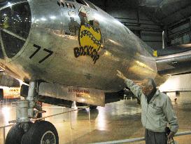 A-bomb survivors from Nagasaki see B-29 that dropped bomb