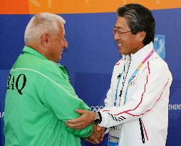 Japan gives sports supplies to Iraqi athletes in Athens