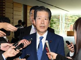 Komeito leader bushes aside calls for minister's resignation
