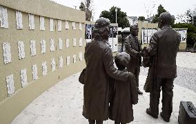 Statues commemorating Chiune Sugihara