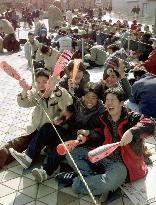 Baseball fans cue early morning for season opening