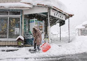 Heavy snow in Sea of Japan areas, coldest day in much of country