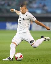 Soccer: Podolski debuts for Vissel Kobe in friendly