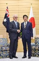 Abe, Turnbull hold talks in Tokyo
