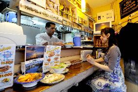 World Cuisine in Tokyo: Tunisian egg turnover, mutton couscous