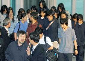 19 S. Korean hostages make home after 6-week ordeal in Afghanist