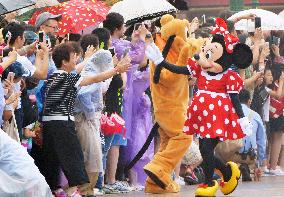 Shanghai Disneyland opens