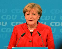 Merkel declares candidacy for 4th term as chancellor