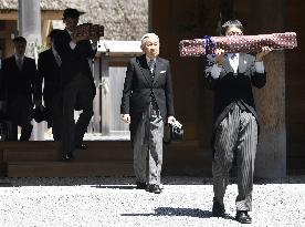 Japan emperor at Ise Jingu