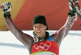 Austria's Raich wins men's alpine skiing giant slalom