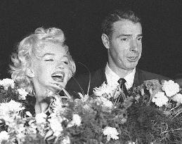 Newlyweds Joe DiMaggio and Marilyn Monroe in Tokyo (2)