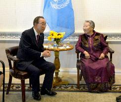 U.N. chief has 1st meeting with ex-"comfort woman"