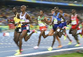 Olympics: Farah wins men's 5,000m gold