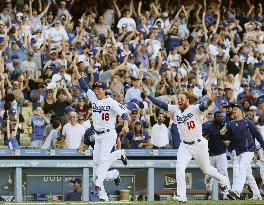 Baseball: Dodgers win NL West title