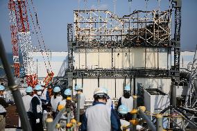 6-year efforts enable walk in Fukushima nuclear plant in casual wear