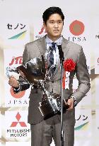 Ohtani gets 2018 Japan pro sports grand award