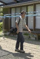 (3)3 Japanese held hostage in Iraq return to hometowns