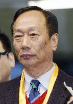 Sharp decides to accept Hon Hai's takeover bid