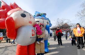 Chinese holidaymakers mark Lunar New Year