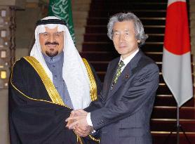 (CAPTION CORRECTED)Saudi crown prince meets Koizumi