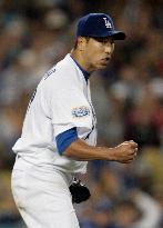 Kuroda shines against Cardinals