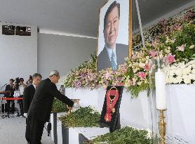 N. Korean delegation pays respects to late Pres. Kim Dae Jung