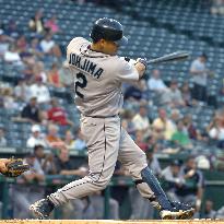 Jojima hits 17th homer, Ichiro gets 3 hits
