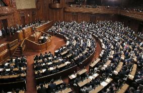 Lower house passes bill to preserve voting rights of young enrollees