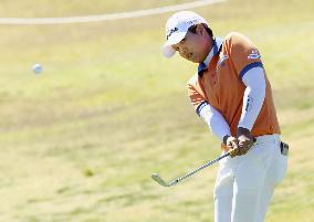 Golf: Nomura moves into tie for lead in Australia