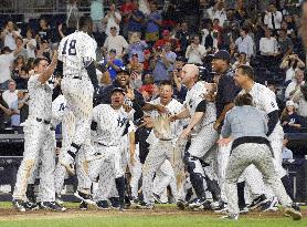 Baseball: Didi Gregorius' walk-off HR caps Yankees' 9th-inning comeback