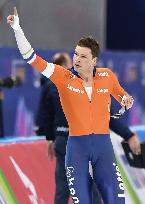 Netherlands' Kramer wins men's 5000-meter speed skating