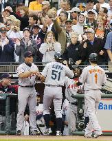 Ichiro hits 2-run inside-the-park home run at MLB All-Star game
