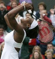 Serena Williams advances to quarterfinals at Wimbledon