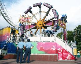 Amusement ride in Osaka halts, traps 9 people for half an hour