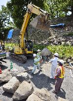 Removal of collapsed stone walls at Kumamoto Castle starts