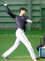 Baseball: Otani at batting practice