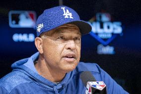 Baseball: Dodgers manager Dave Roberts