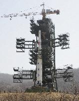 N. Korea shows rocket to foreign media