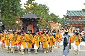 Annual "Festival of Ages" procession held in Kyoto