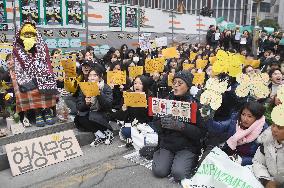 Protest over "comfort women" issue in Seoul