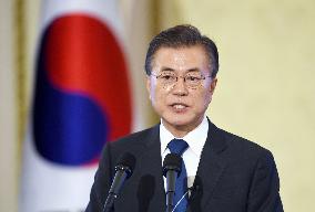 Forced laborers' right to compensation from Japan stands: Moon