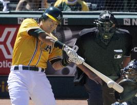 A's Matsui reaches 2,500 hits