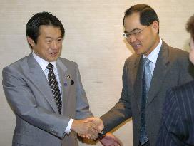 Trade ministers of Japan, Singapore talk in Dalian