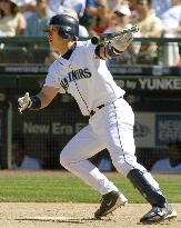 Mariners' Johjima goes 2-for-3 with 1 RBI against Red Sox