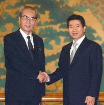 N. Korea's chief delegate meets with S. Korean Pres. Roh