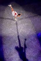 Satoko Miyahara skates in exhibition