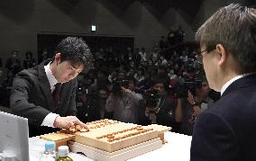 Shogi star Fujii beats Habu