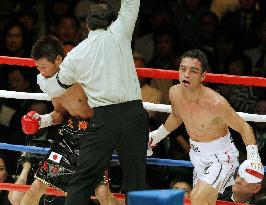 Montiel stops Hasegawa to seize WBC bantamweight crown