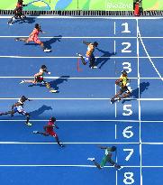 Olympics: Bolt cruises into 200 semifinals