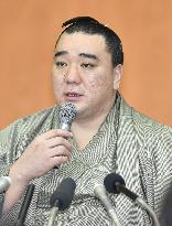 Sumo: Grand champion Harumafuji retires over drunken assault